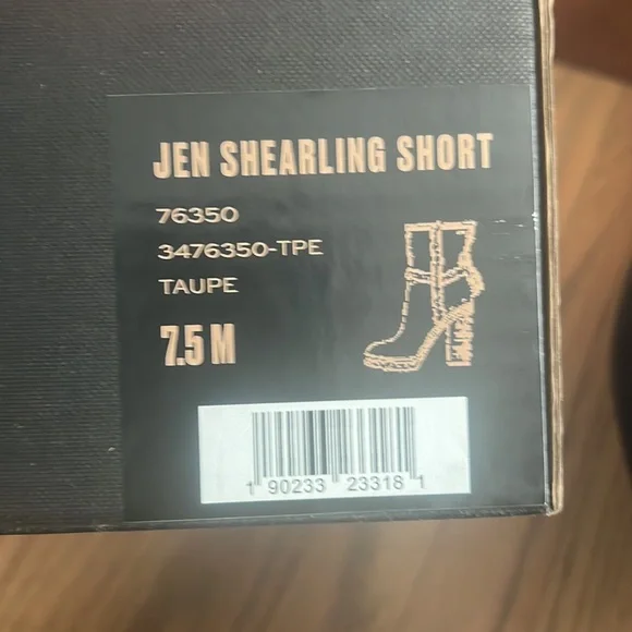 Boots - Picture 7 of 7